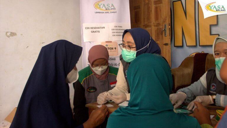 Bakti Sosial dan Cek KEsehatan Donomulyo