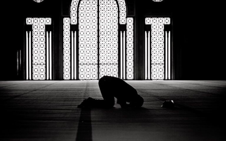 MENINGGALKAN SHOLAT FARDHU