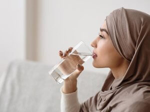 adab minum yang baik 1 43